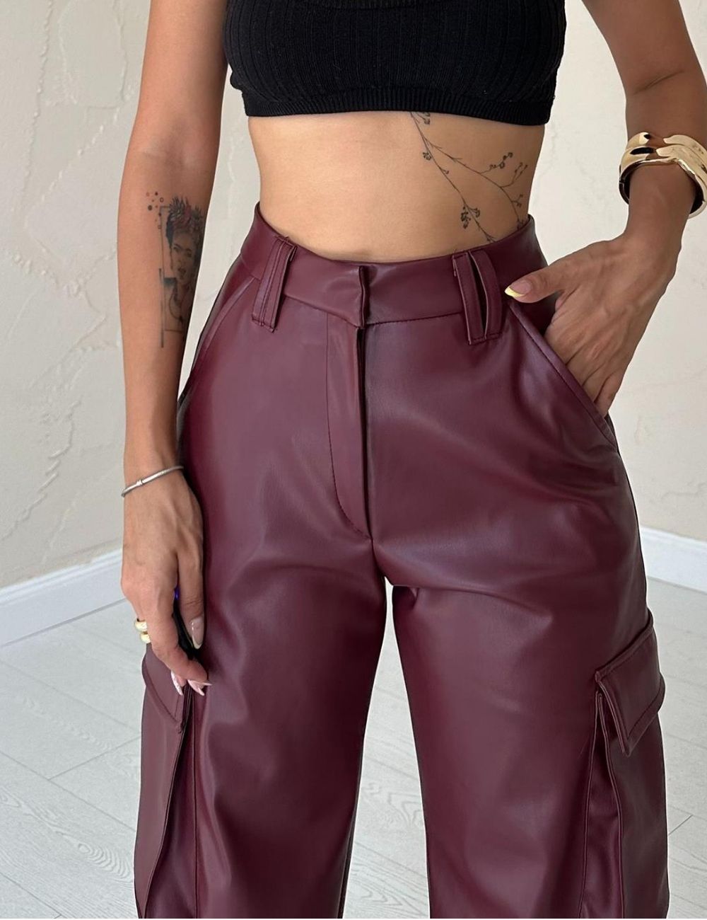 Μπορντό Faux leather cargo παντελόνι